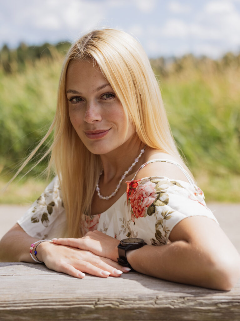 Porträtshooting in der Natur mit Model